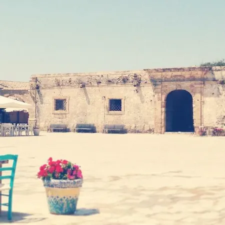 Maride Holiday Noto Buitenkant foto