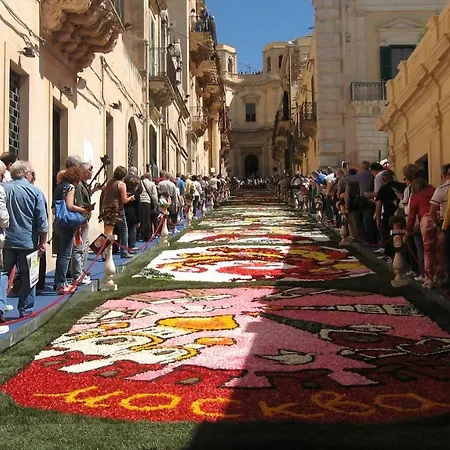 Maride Holiday Noto Buitenkant foto